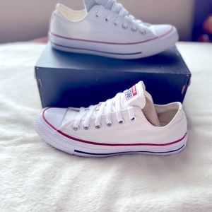 Adults Classic White Converse Size 7 ✨🤍